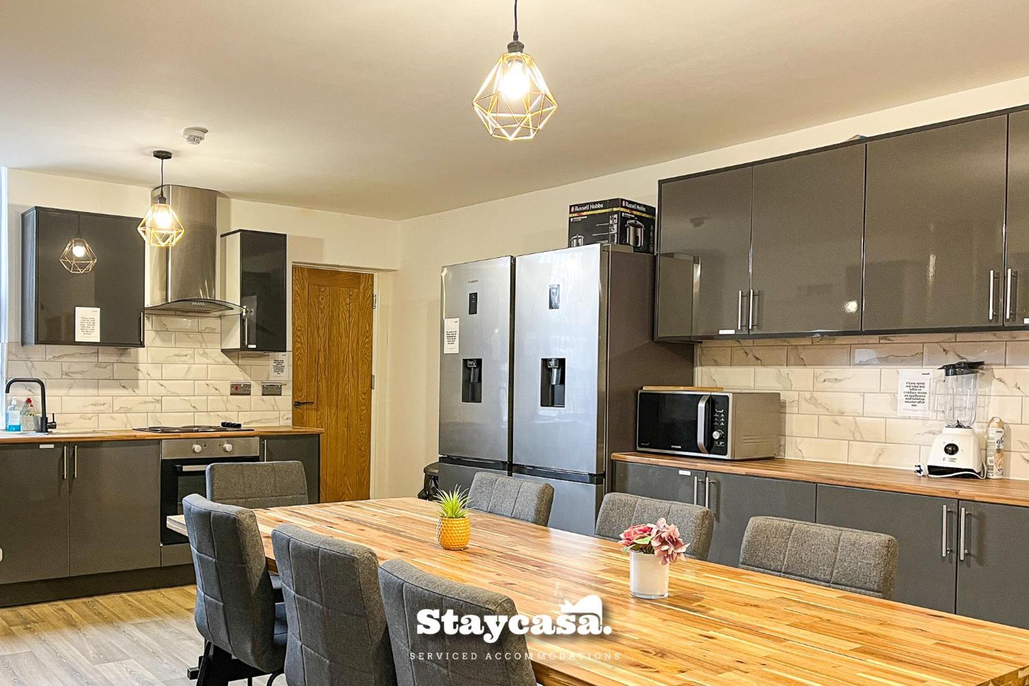 Delightful Spacious Haven With Large Driveway Manchester Bagian luar foto