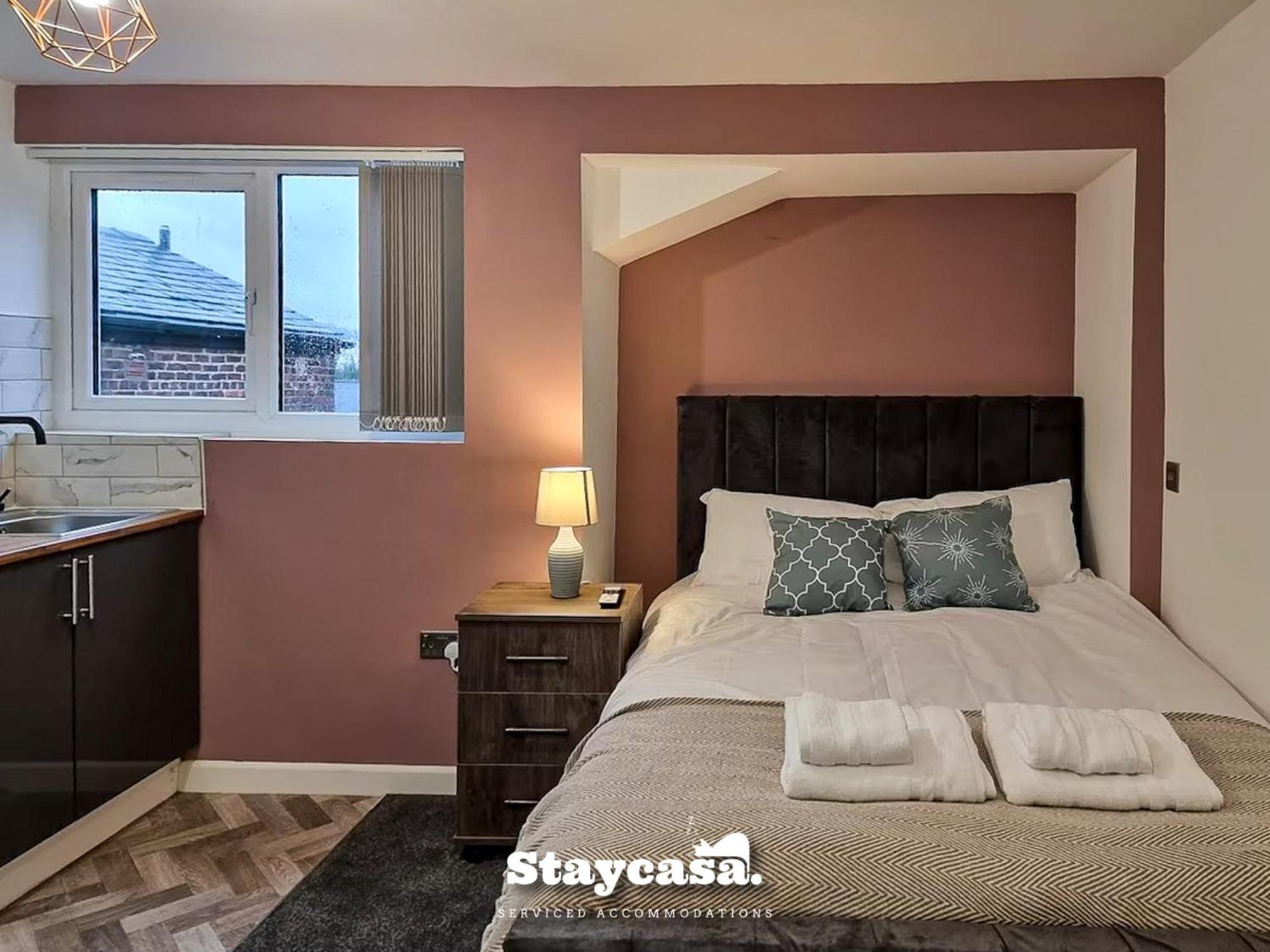 Delightful Spacious Haven With Large Driveway Manchester Bagian luar foto