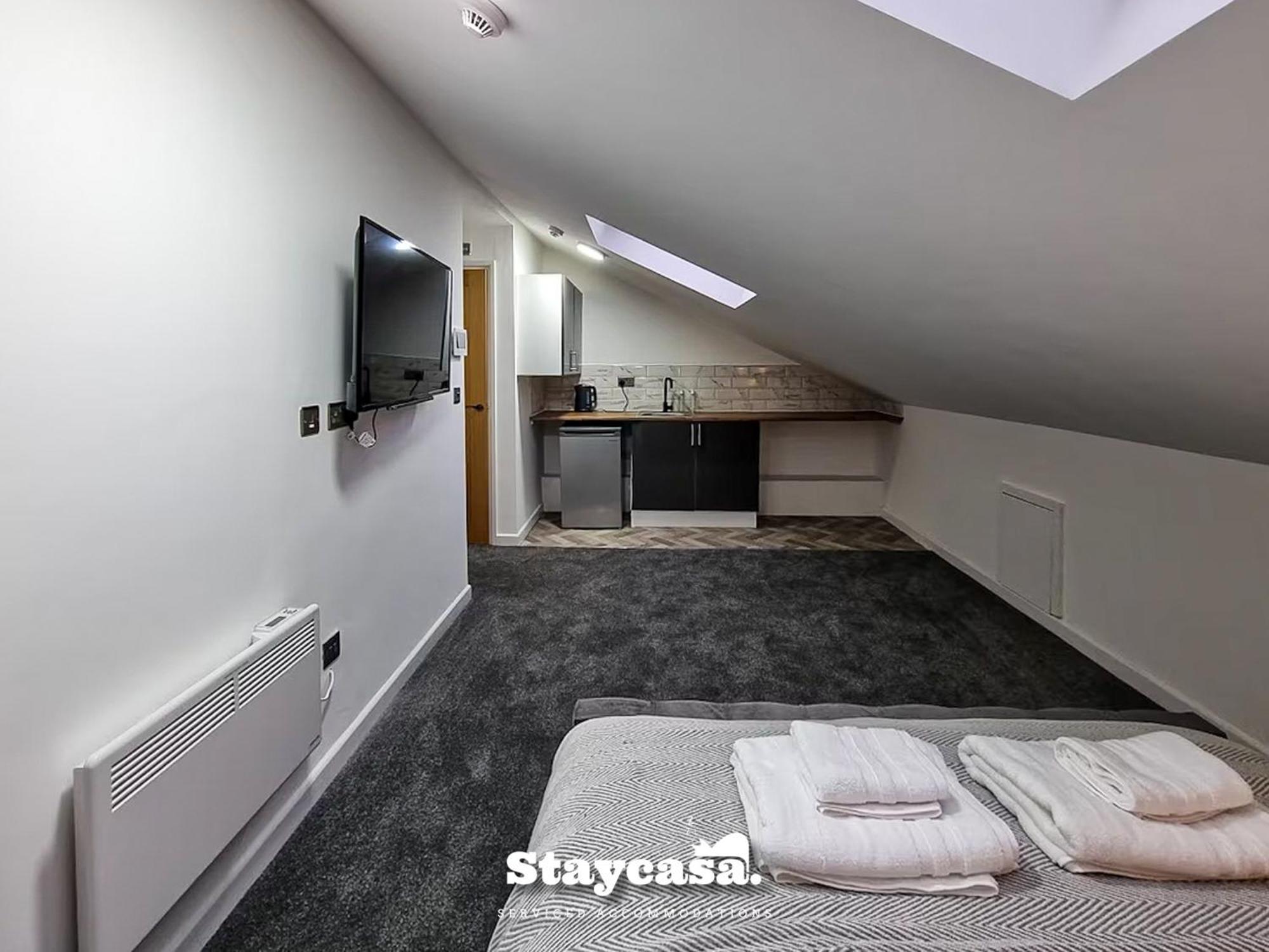 Delightful Spacious Haven With Large Driveway Manchester Bagian luar foto